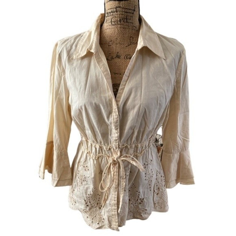 Bandolino 100% Cotton Embroidery Polyester Collar Button Down Bell Sleeve Top